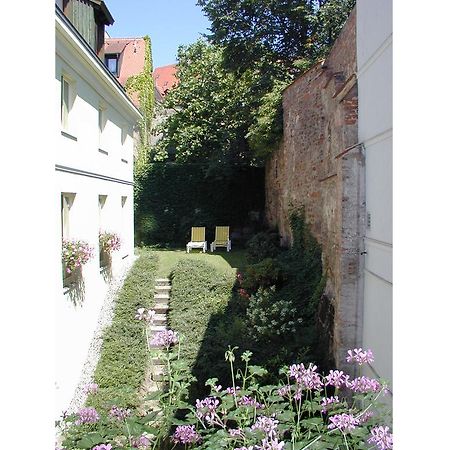 โรงแรมแอคเนสโฮฟ เนือร์นแบร์ค Nuremberg ภายนอก รูปภาพ