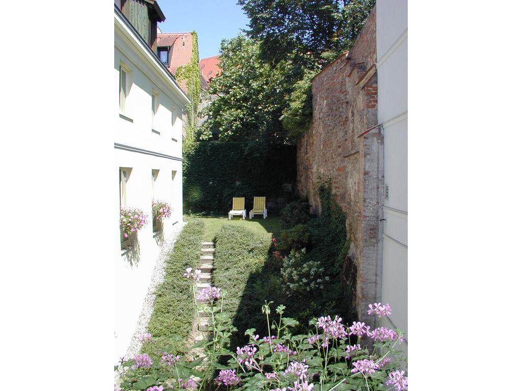 โรงแรมแอคเนสโฮฟ เนือร์นแบร์ค Nuremberg ภายนอก รูปภาพ