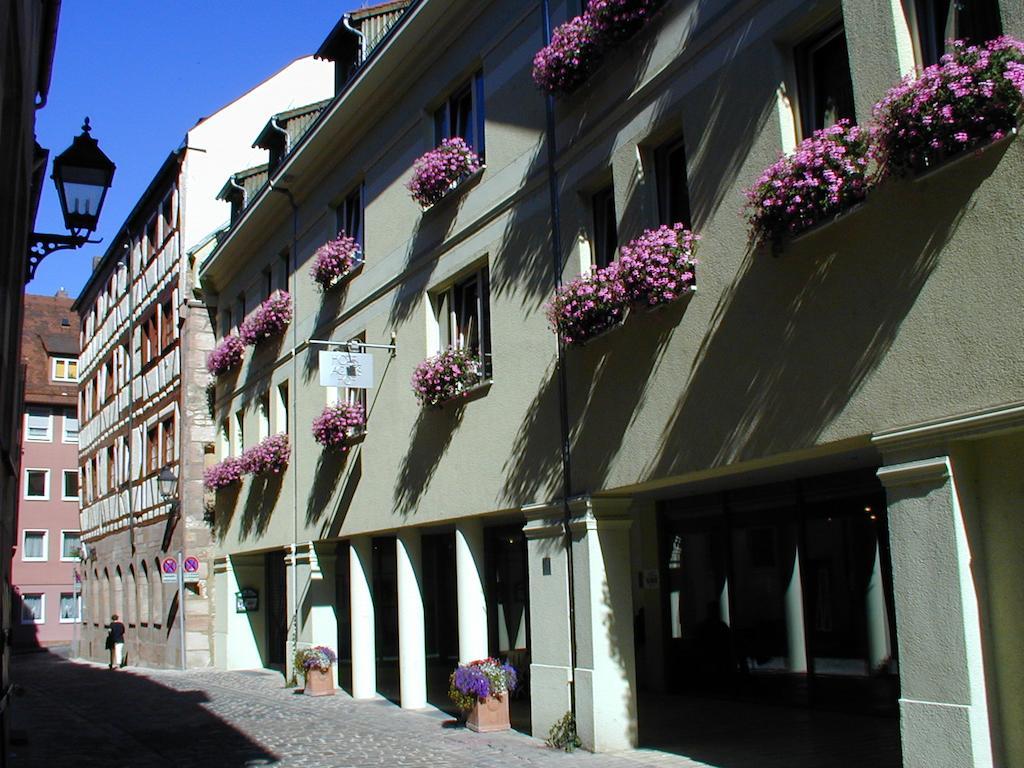 โรงแรมแอคเนสโฮฟ เนือร์นแบร์ค Nuremberg ภายนอก รูปภาพ